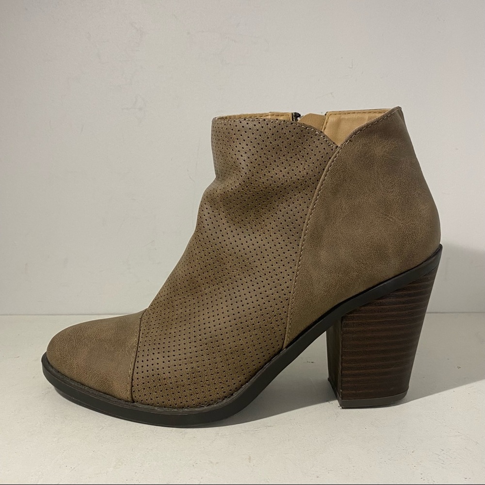 Esprit Kali Ankle Booties Women’s 7.5 Tan Perforated Block Heel Boho Western